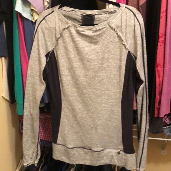 lululemon athletica Tops - 🍋NOT MADE ANYMORE🍋 lululemon long sleeve top